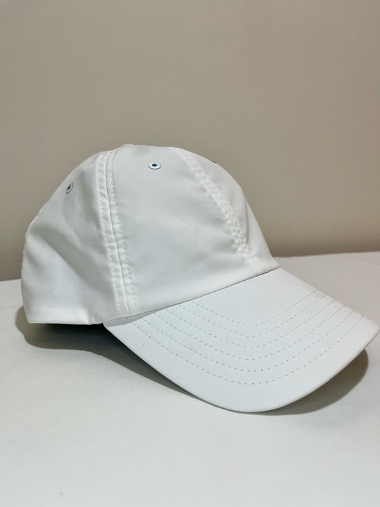 Vineyard Vines Accessories - Vinyard Vines Performance Baseball Hat